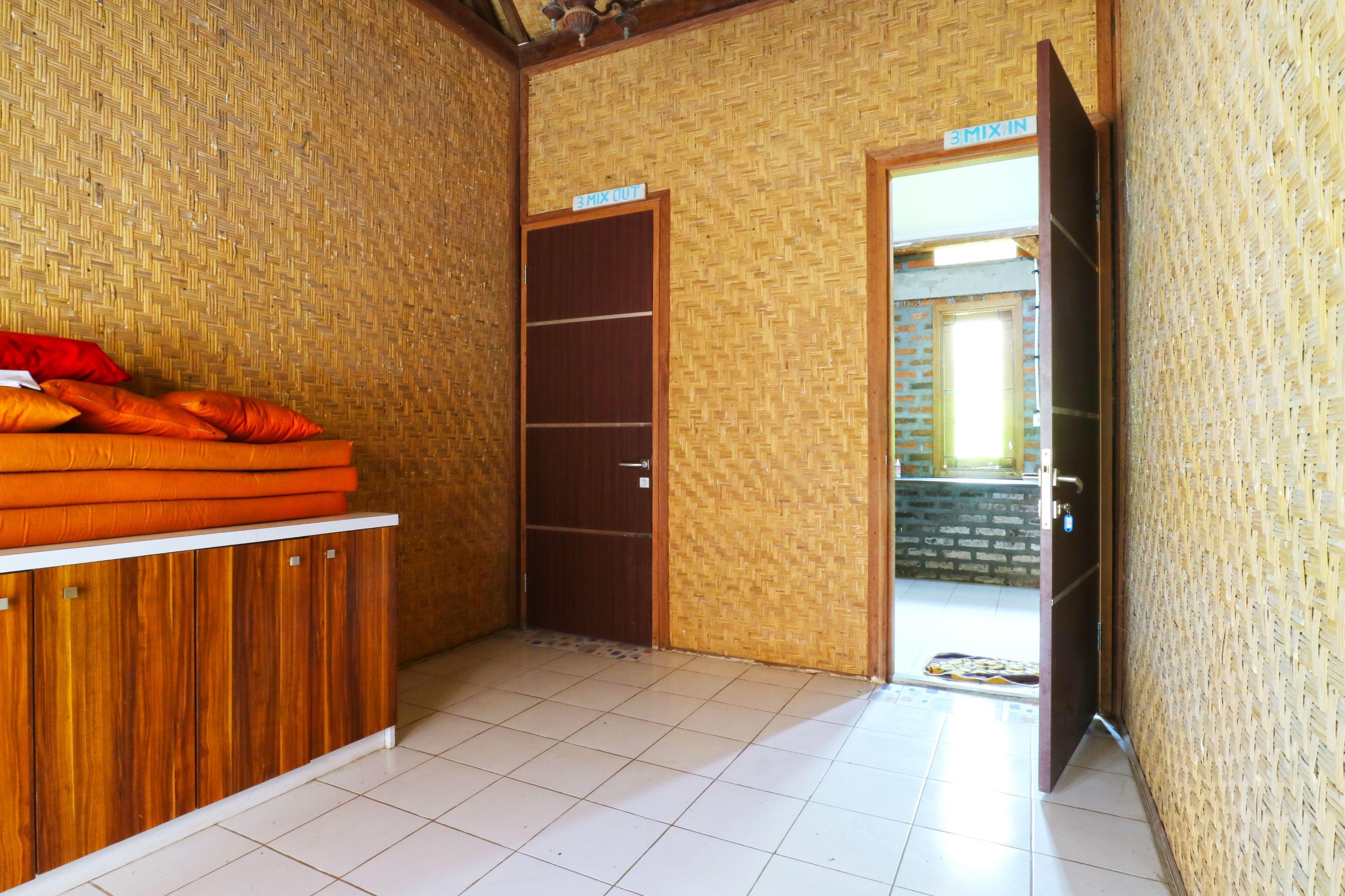 Indopurejoy House - Komala Indah Cottages Kuta Lombok Exteriör bild
